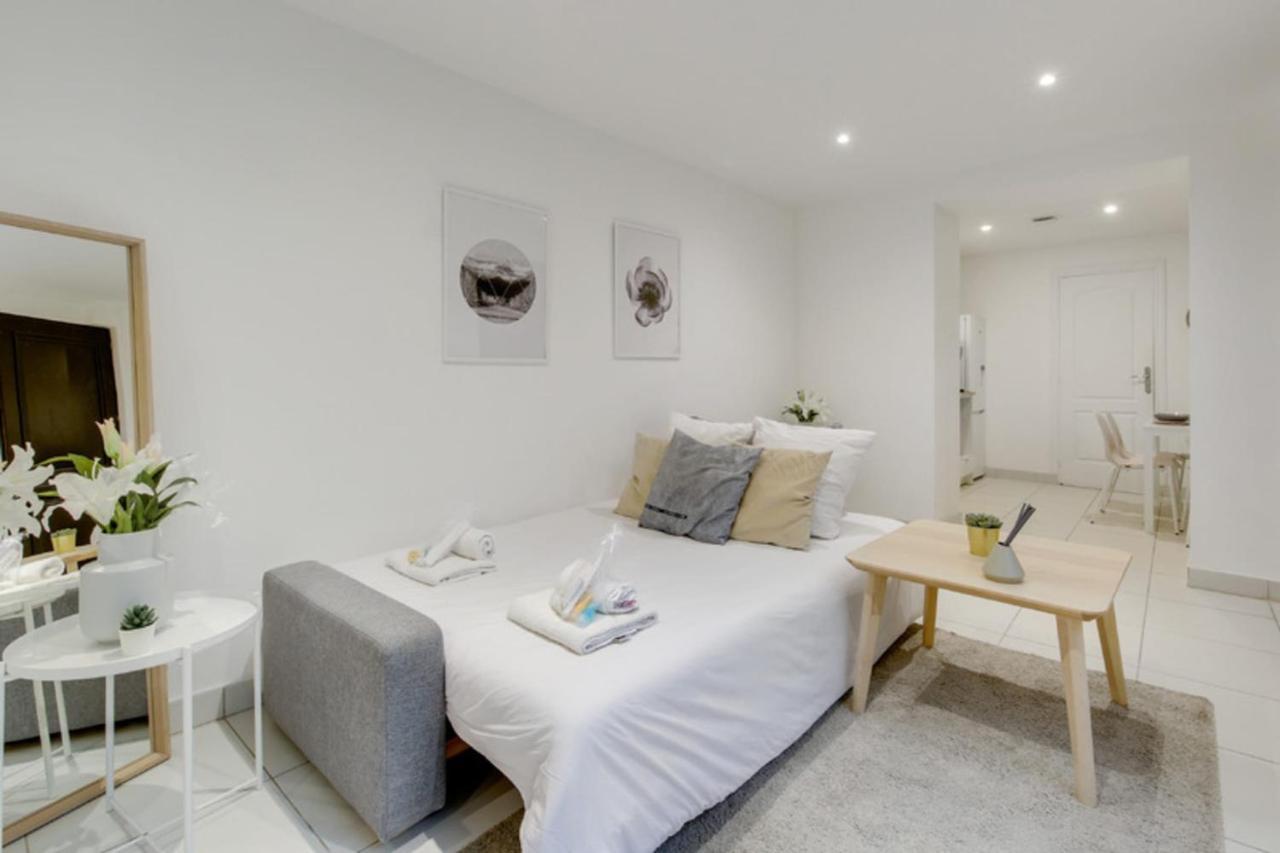 250 Suite Sainte - Superb Apartment In Paris Exteriör bild